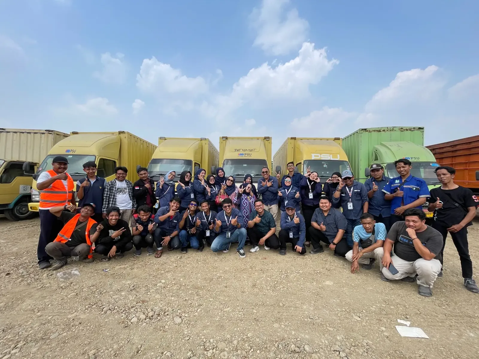 Pembukaan Pool PSU Karawang bersama tim operasional dan armada trucking PSU